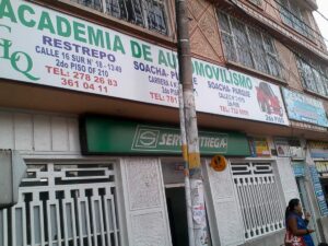 Academia de Automovilismo ClaritzaLarrarte Quijano